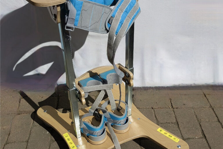 Vertikalizačné statické zariadenie pre deti SMART